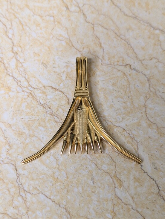 Vintage Jewelry - Vintage Metropolitan Museum Art Gold Tone Egyptian Lotus Blossom Pendant 1976